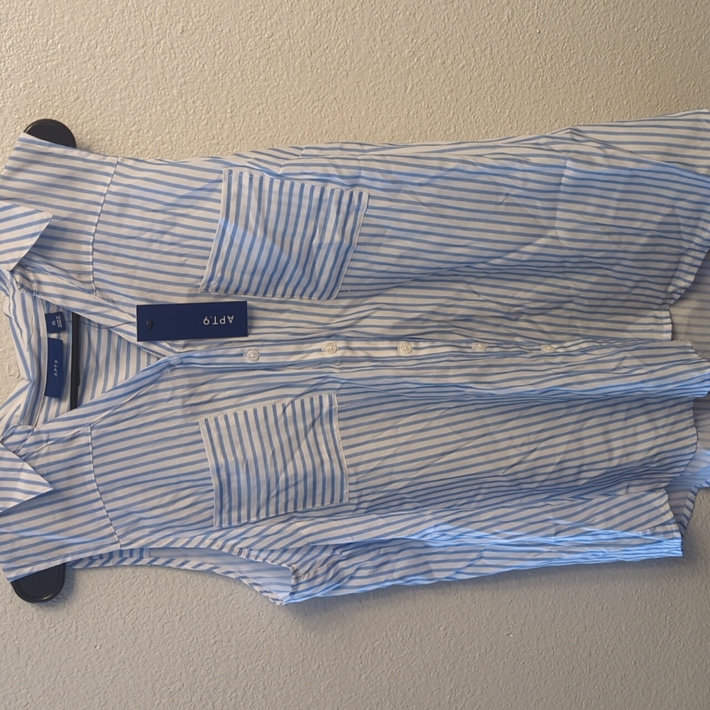 Never worn Apt 9 blouse